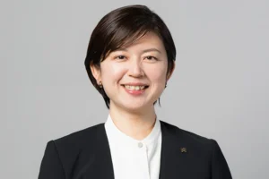 山家 史子